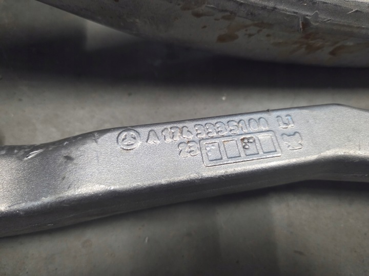 MERCEDES CLA174 ROTULE DE DIRECTION A 1743320300 AVEC WAHACZAMI GAUCHE CÔTÉ