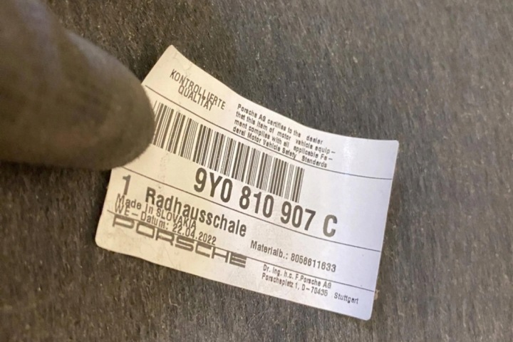 PASSAGE DE ROUE GAUCHE ARRIÈRE PORSCHE 9Y0810907C 3.0L GASOLINE 2020