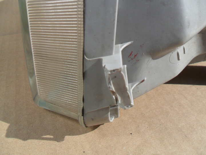 PROJECTEUR DAIHATSU GRAND MOVE DROIT 99- 100-51385