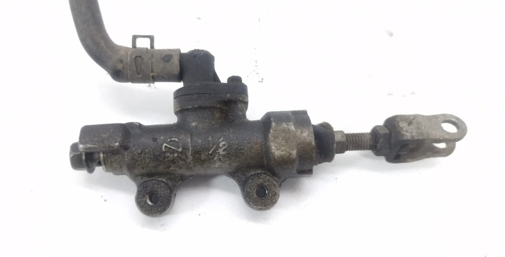 HONDA CBR 600 F1 PC23 89-90 POMPE FREINS ARRIÈRE ARRIÈRE