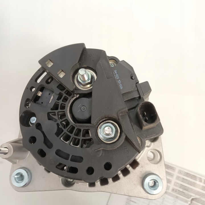 HELLA - Generator/alternator - 14 V - 90A - do m.in. VW Golf IV