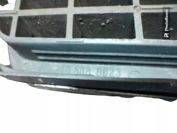 MERCEDES E W210 ST GRILLE CALANDRE ORIGINAL 2108800023