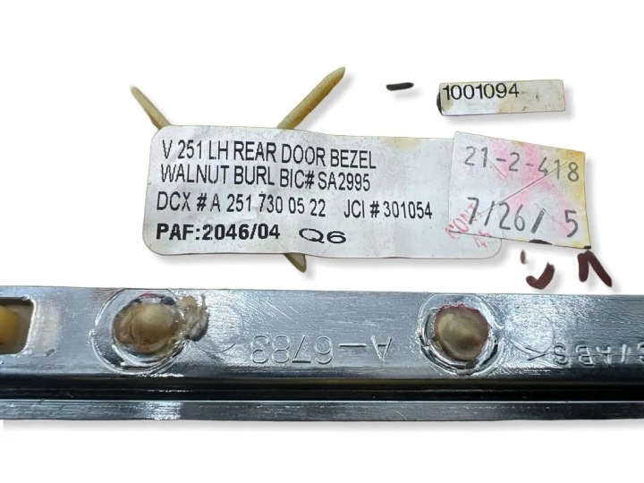 MOULURE DÉCORATIVE FLANC ARRIÈRE GAUCHES PORTES MERCEDES-BENZ R (W251, V251)