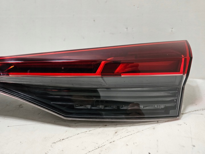 PHARE ARRIÈRE ARRIÈRE CENTRALE AUDI Q4 E-TRON 89A945095