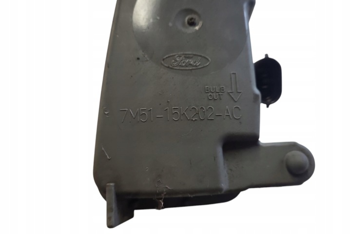 PHARES ANTIBROUILLARD GAUCHE AVANT FORD FOCUS III 7M5115K202AC 1.8L GASOLINE 2010