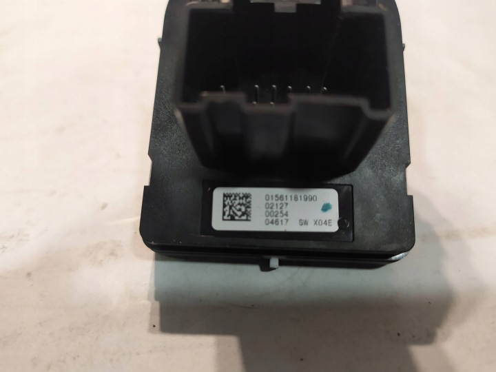 BOUTON COMMUTATEUR RÉGLAGES MIROIRS ALFA GIULIA 01561181990