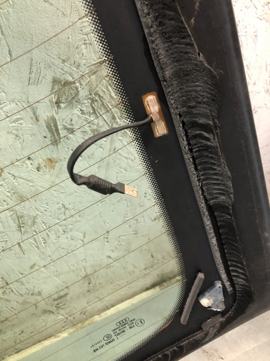 A3 8V SPORTBACK VITRE ARRIÈRE COUVERCLES DE COFFRE 12-16 2016 ORIGINAL