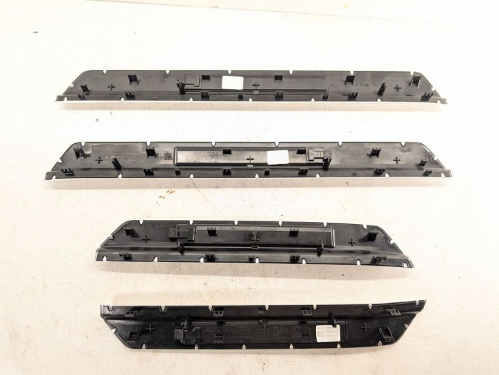 BMW 7 G70 2022 KIT MOULURES SEUILS (WEWNETRZNYCH)