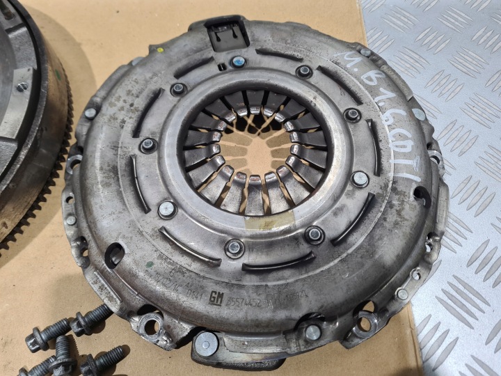 EMBRAYAGE DOUBLE VOLANT VOLANT BIMASSE ASTRA K J MERIVA B MOKKA INSIGNIA 1.6 CDTI