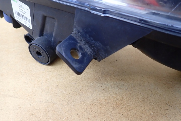 COMPLET PHARES ANTIBROUILLARD FIXATION DROIT AVANT 26910HV00A NISSAN QASHQAI J11 LIFT