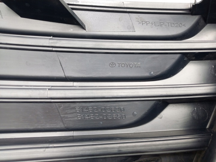TOYOTA COROLLA E16 LIFT 16- CALANDRE GRILLE PARE-CHOCS GAUCHE AVANT 81482-02620 ÷