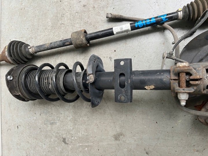 SUSPENSION ROTULE DE DIRECTION DEMI-ARBRE DROITE AVANT SEAT IBIZA V 5 2Q0413031AN