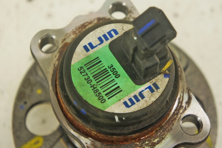 SD269 HYUNDAI I20 III 1.2I MOYEU GAUCHE ARRIÈRE 52730-H8500
