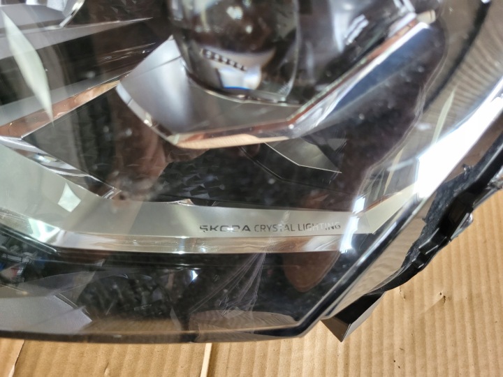 SKODA KAMIQ LIFT PHARE GAUCHE DROITE AVANT PROJECTEUR COMPLET LED CRYSTAL LIGHTING