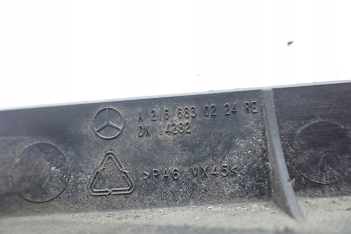 MERCEDES ESSENCE CL A2166830224 FIXATION SEUIL DROIT