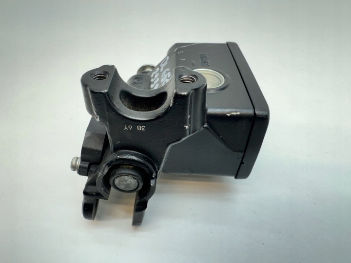 SUZUKI DL 650 POMPE DE FREIN AVANT AVANT
