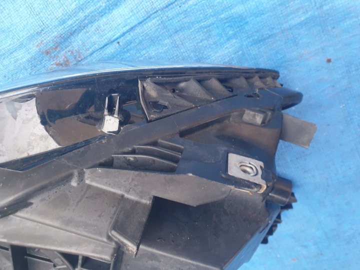 VW PASSAT B8 LIFT PHARE AVANT GAUCHE COMPLET LED