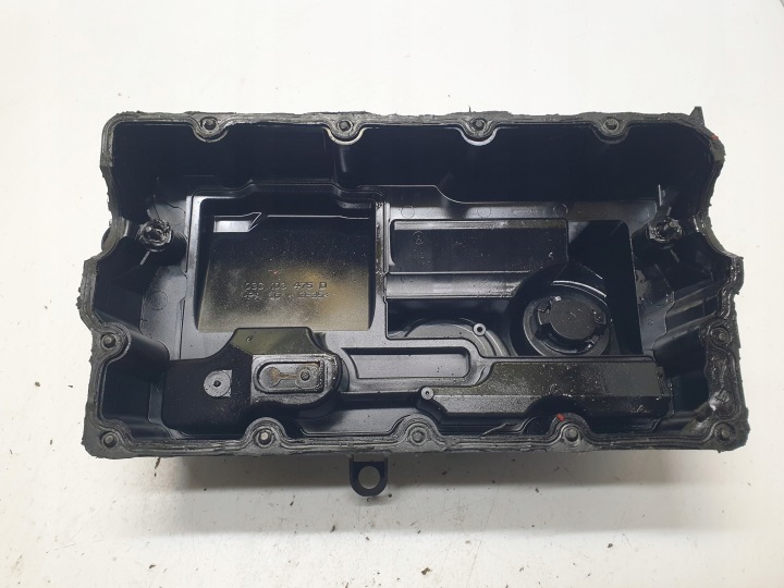 COUVERCLE DE SOUPAPES VW PASSAT B6 2.0 TDI 03G103469