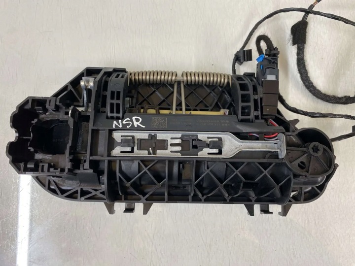 VW ID.4 POIGNÉE EXTÉRIEUR PORTES ARRIÈRE 2024 SUV 4/5DR 11A837811G (23-24)