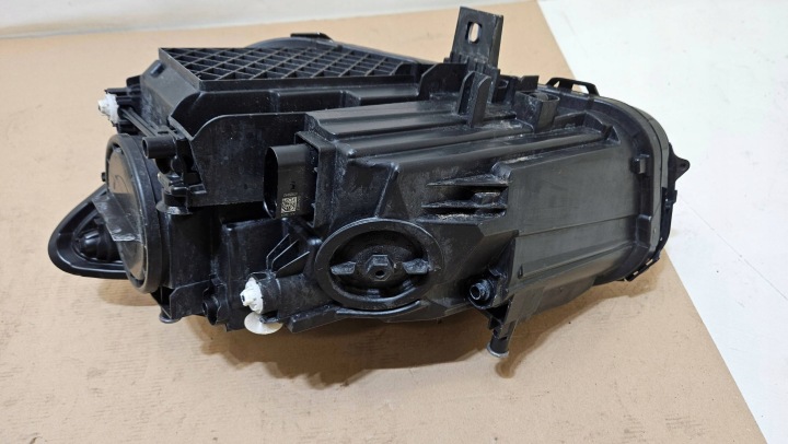 PHARE DROITE AVANT MERCEDES B-KLASA 247 A2479067600