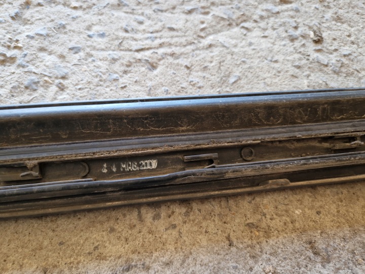 MOULURE PORTES INFÉRIEURE GAUCHE AVANT S-LINE LZ9Y AUDI A4 B7 8E0853959C