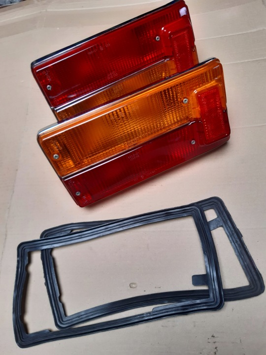 PHARES ARRIÈRE ARRIÈRE GAUCHE DROITE OEM MÉTAL CHROME JOINTS D'ÉTANCHÉITÉ FIAT FSO 125P