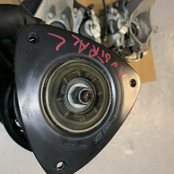 RENAULT AUSTRAL 1.2 GAUCHE ROTULE DE DIRECTION AMORTISSEUR AVANT 543035764R 543206UA0A