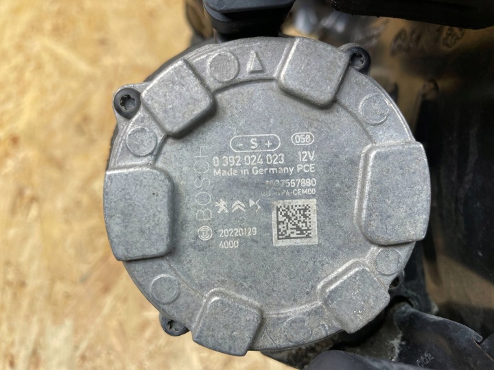 TUBES SUPPLÉMENTAIRE POMPE À EAU FIXATION PEUGEOT E-208 II OPEL E-CORSA F