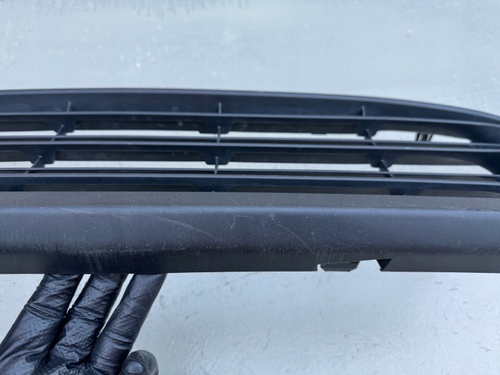 TOYOTA YARIS IV 4 20R- GRILLE CENTRALE PARE-CHOCS INFÉRIEURE 53112-0D810