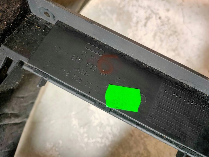 TUNNEL A4 B6 B7 NOIR 1-DIN AUDI A4 S4 B6 8E 8E0863241C