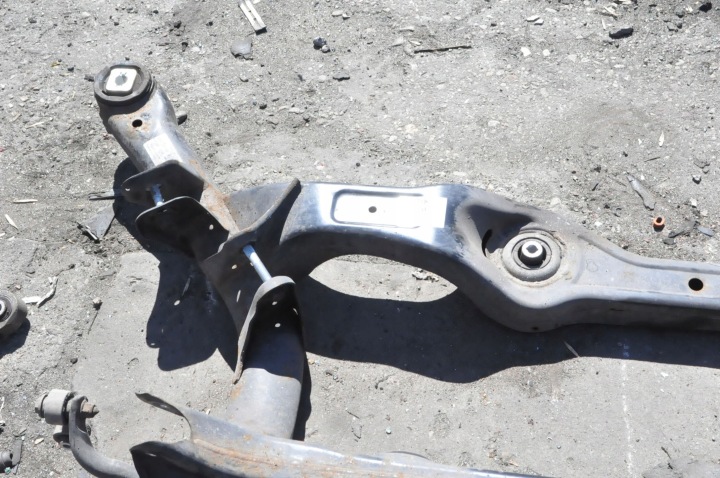 PORSCHE MACAN CHÂSSIS SUSPENSIONS 95B505235D