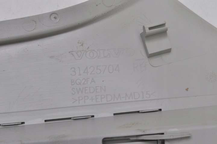 VOLVO XC60 II PROTECTION MONTANTS PLASTIQUE DROIT ARRIÈRE 31425704 39841515