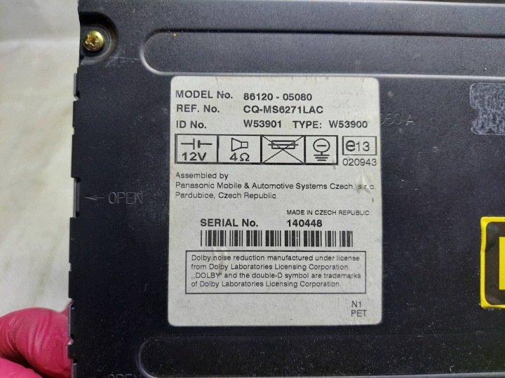 RADIO AUTORADIO TOYOTA AVENSIS T25 8612005080