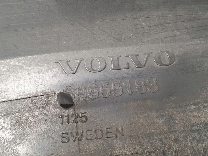VOLVO XC90 2009 GAUCHE CÔTÉ MOULURE GARDE-BOUE ARRIÈRE