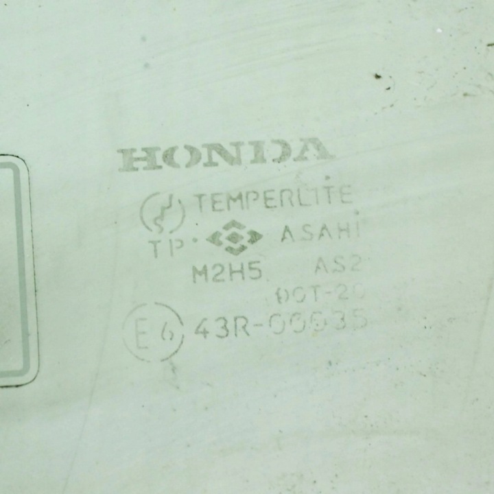 HONDA ACCORD 2005 AVANT CÔTÉ DROITE VITRE DE PORTIÈRE AVANT