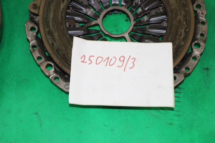 ENSEMBLE ADHÉRENCE VOLANT BIMASSE BMW F10 F15 F20 F30 F31 F32 B47 7641233
