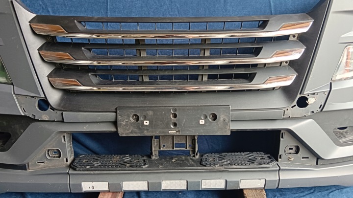 AVANT MAN TG3 CAPOT CALANDRE PARE-CHOCS POUTRE GRILLE