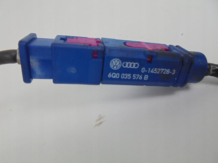ANTENNE TOITS 8K5035503E AUDI A4 B8 LY9C