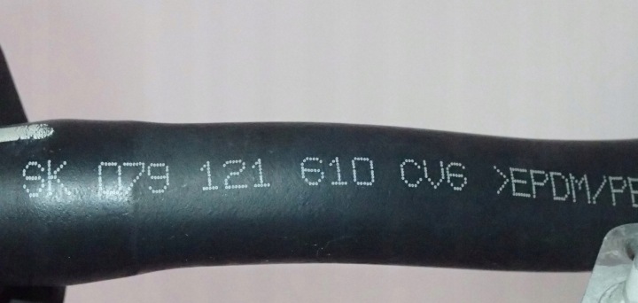 FIL TUYAU EAU 4.0TFSI AUDI A8 D4 4H 079121610