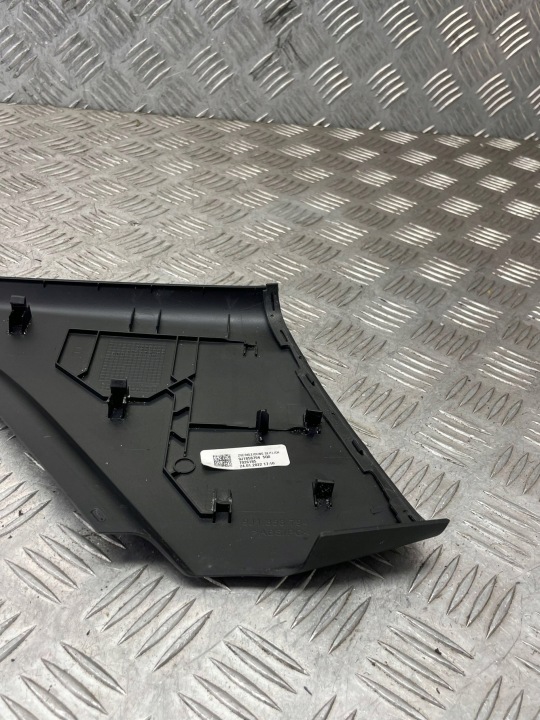 PORSCHE OE 9J1858794 TAYCAN PROTECTION CHÂSSIS ACCOUDOIR DROITE