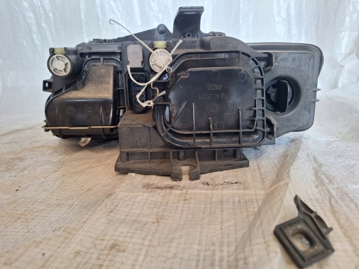 AUDI A4 B6 PHARE AVANT AVANT DROITE PROJECTEUR 8E0941004F