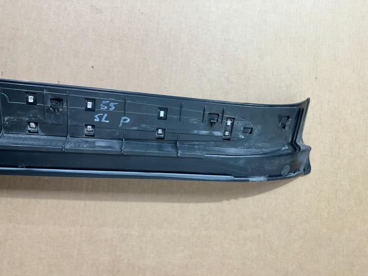 MOULURE SEUIL INTÉRIEURE PROTECTION DROITE REVÊTEMENT MERCEDES SL R230 ZA,W230