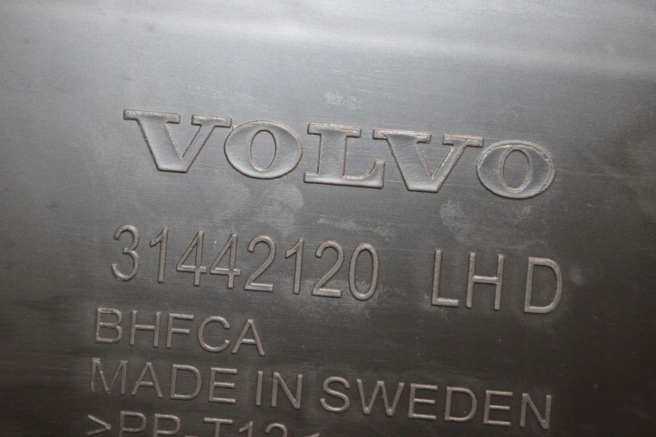 VOLVO OE 31442120 DOUBLURE DE PASSAGE DE ROUE PLASTIQUE
