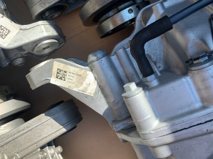 DIFFÉRENTIEL PONT MASERATI LEVANTE 6700376850