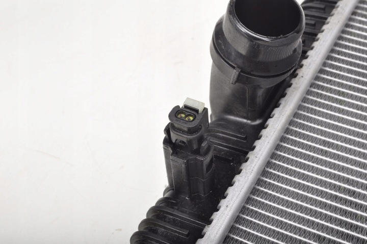 BMW G29 2.0 RADIATEUR EAU 8666748 21R