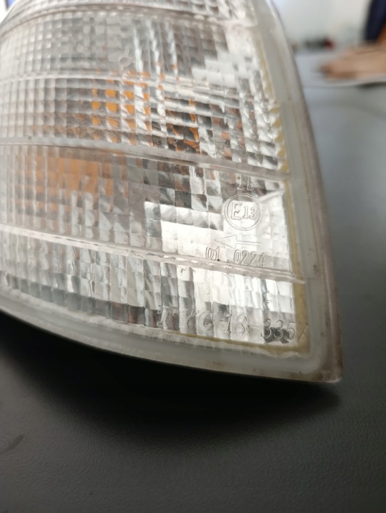 #18-3357# PHARE CLIGNOTANT AVANT DROITE MERCEDES W202