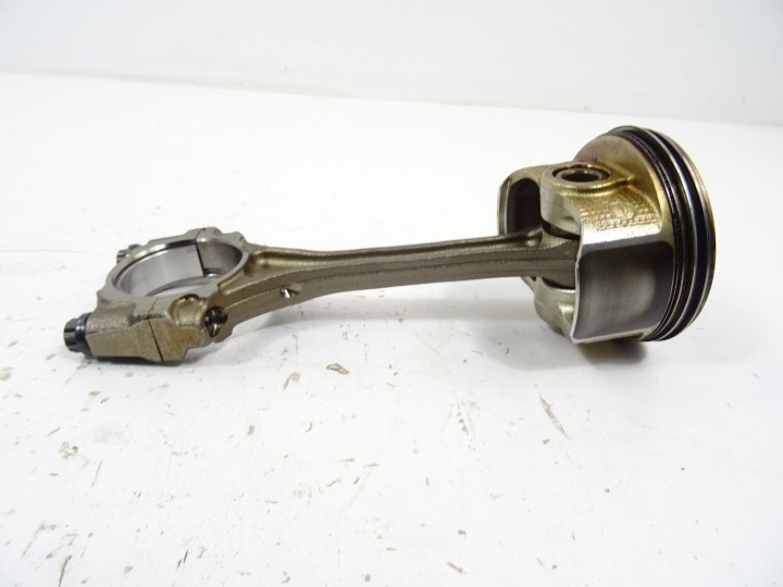 TOYOTA YARIS III 1.5 HYBRIDE PISTON BIELLE COUSSINET CODE MOTEUR 1 NZ 2011-20