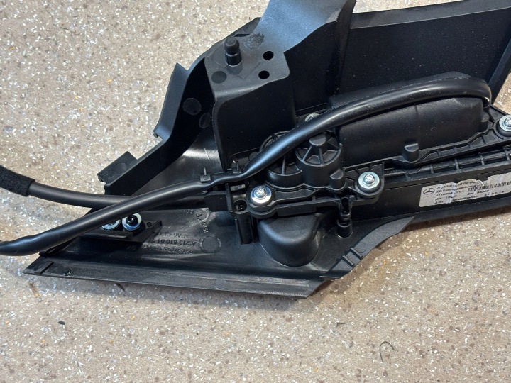 PETIT MOTEUR RIDEAUX GAUCHE CÔTÉ MERCEDES-BENZ E W213 A2138152900
