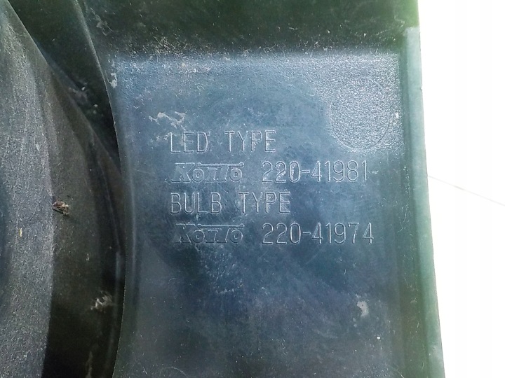 MAZDA 3 BM III 2.0 B 15R HAYON 5D PHARE DROITE ARRIÈRE 220-41981 220-41974
