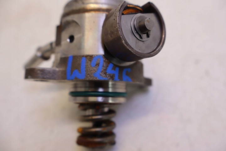 POMPE HAUTE PRESSION IBIZA POLO GOLF 1.0TSI POUR 05E127027A
